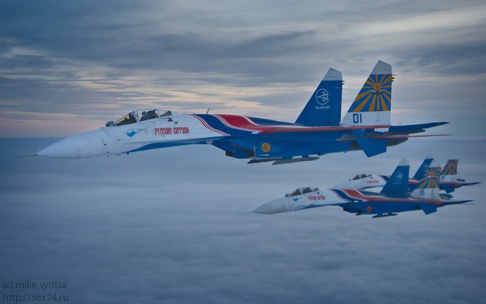 Phi đội bay biểu diễn Hiệp sỹ Nga